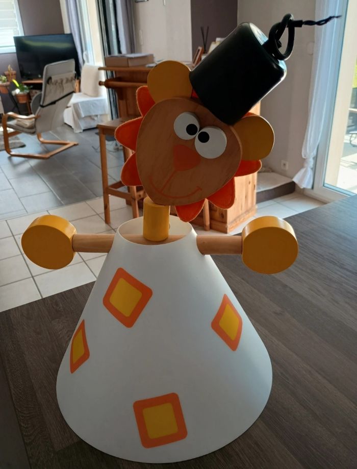 Luminaire "lion" pour chambre d'enfant - photo numéro 1
