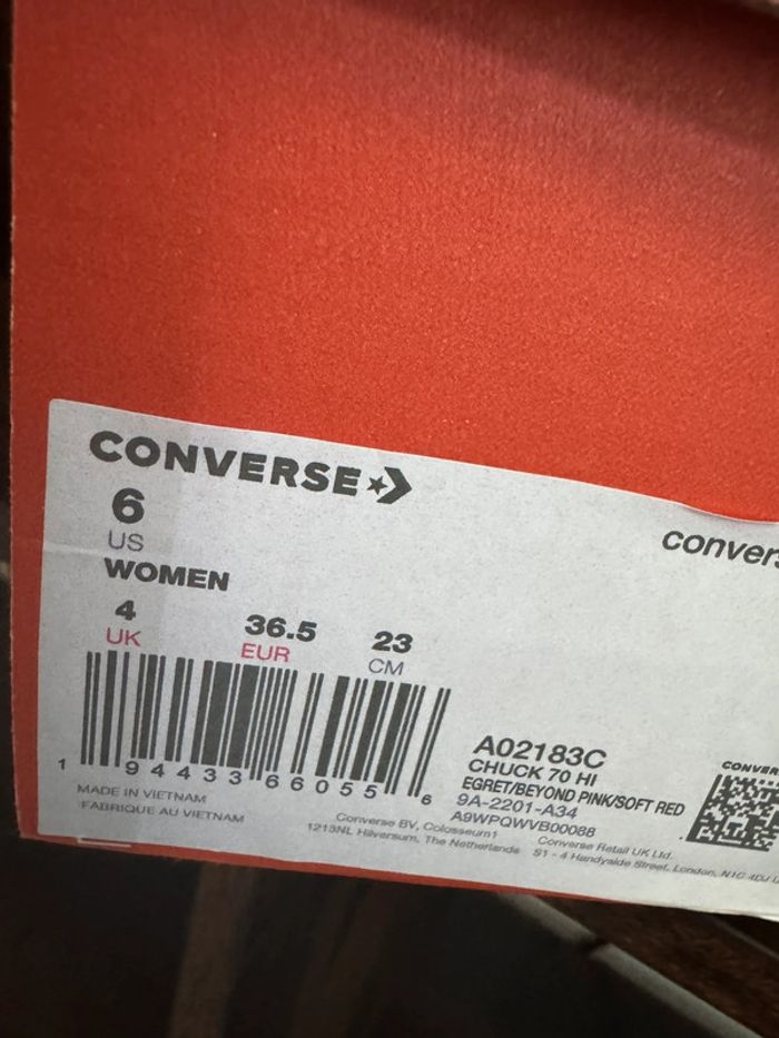 Converse Femmes Taille 36.5 Couleur Crème à motifs rose - photo numéro 3