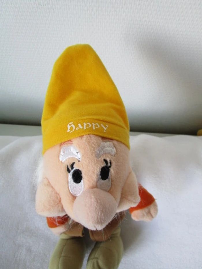 Peluche Joyeux nain Blanche-Neige Disney TBE - photo numéro 3