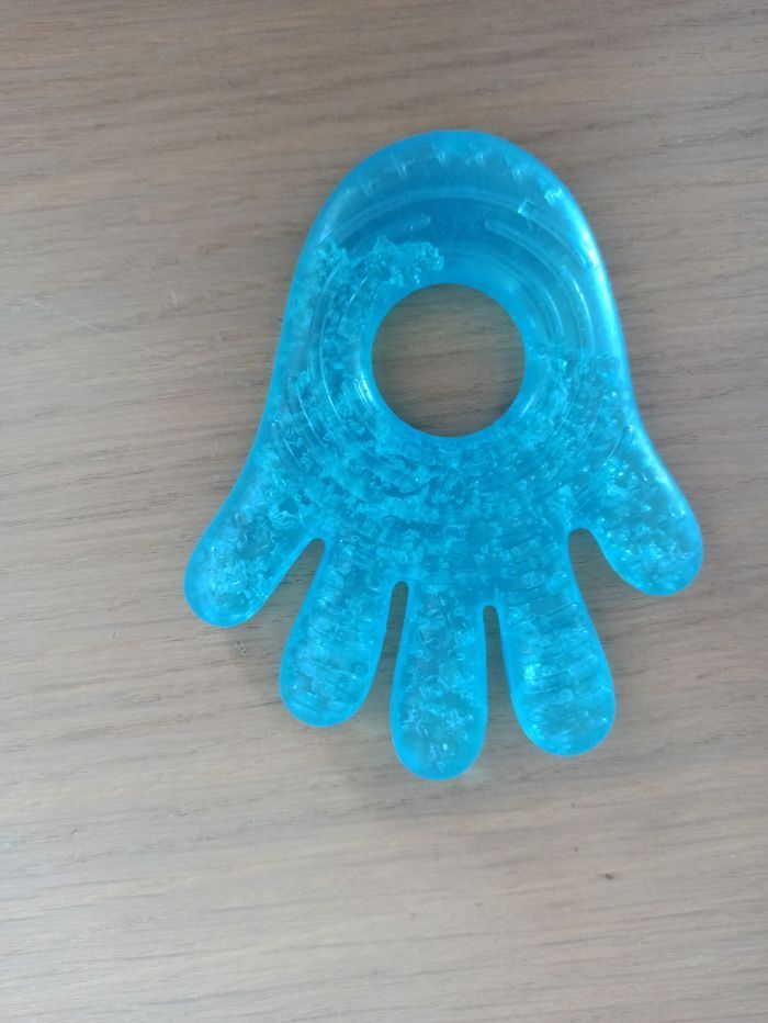 Anneau de dentition avec gel