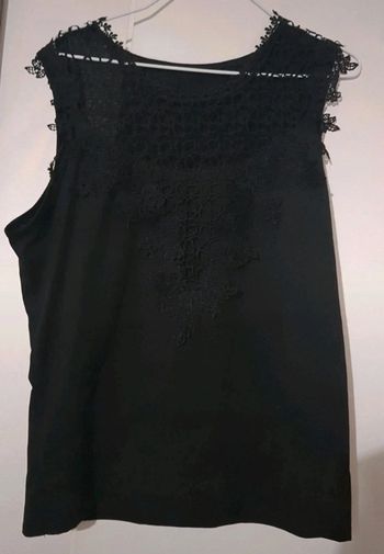 Haut noir dentelle