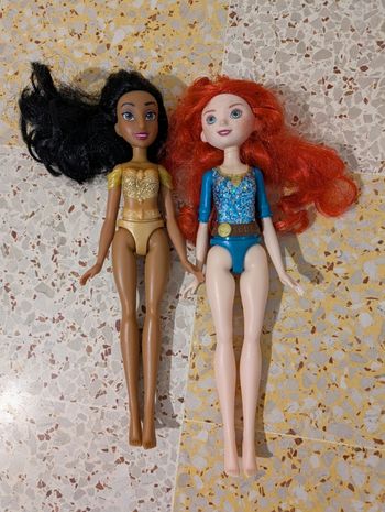 Lot de poupées disney princesses 