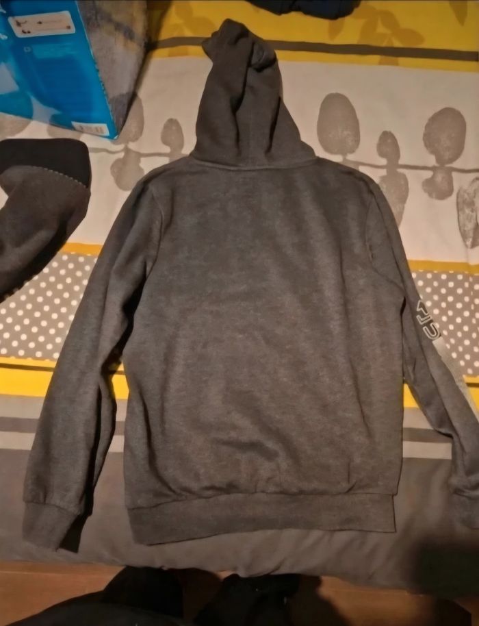 Sweat à capuche taille M LH - photo numéro 3