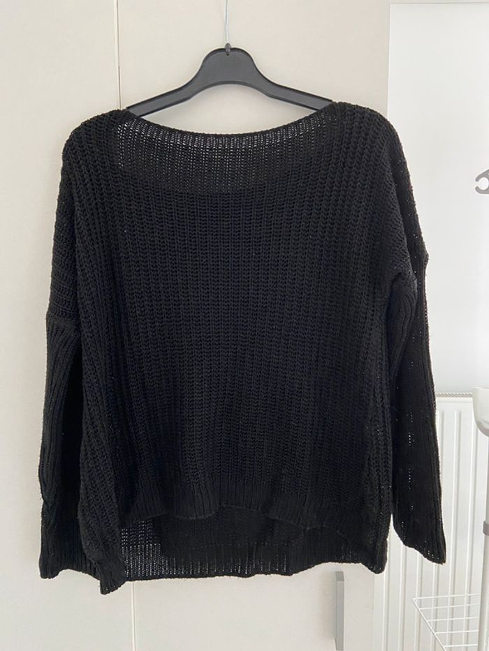 Pull noire - photo numéro 2