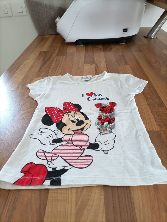 Tee-shirt blanc et rouge Minnie à strass Disney 6 ans comme neuf - photo numéro 3
