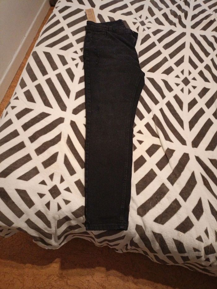 Slim noir