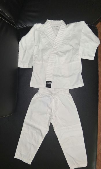 Tenue de Karaté Blanche Decathlon - excellent État (Taille 100cm)