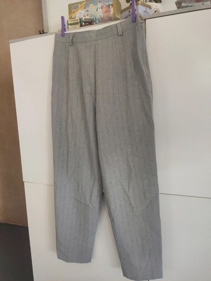 Pantalon de tailleur gris rayé - photo numéro 3