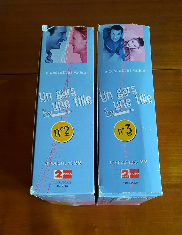 Lot de 2 coffrets de VHS : 1 gars, 1 fille - photo numéro 2