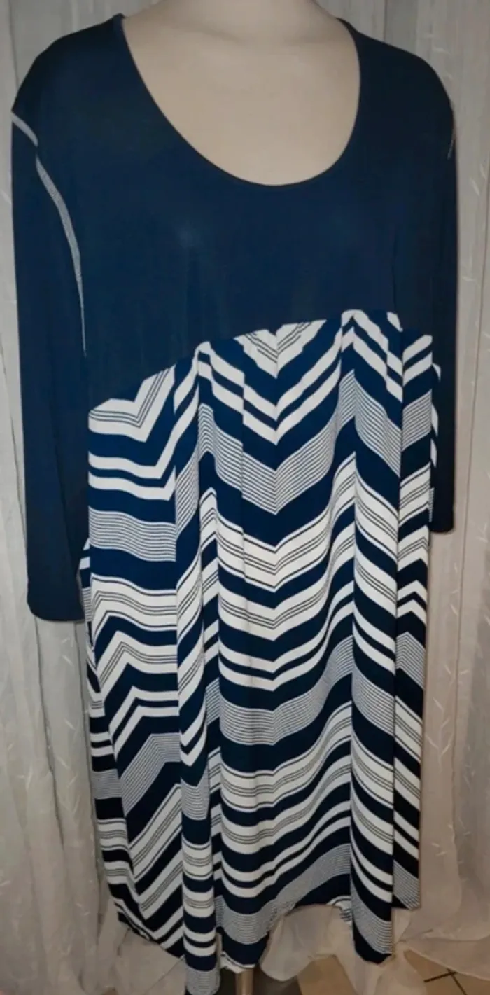 Robe fluide 54/56 - photo numéro 2