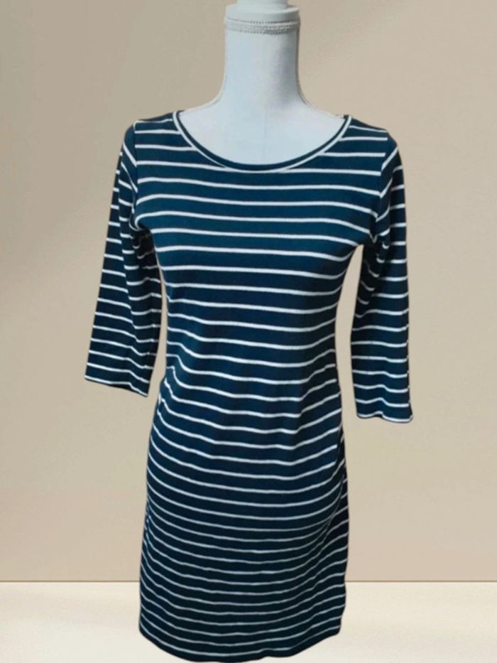Robe à rayures.