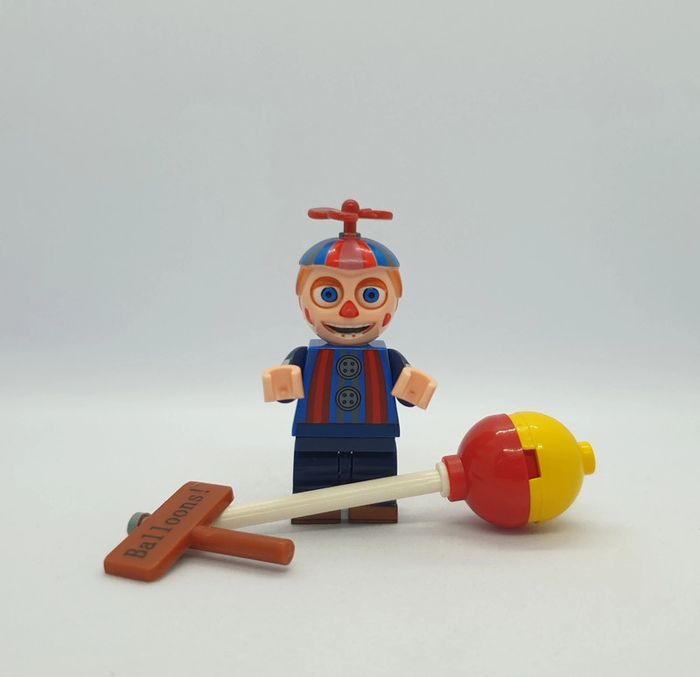 🐻 Figurine Five Nights at Freddy's - Balloon Boy - (Style Lego) 🐻 - photo numéro 5