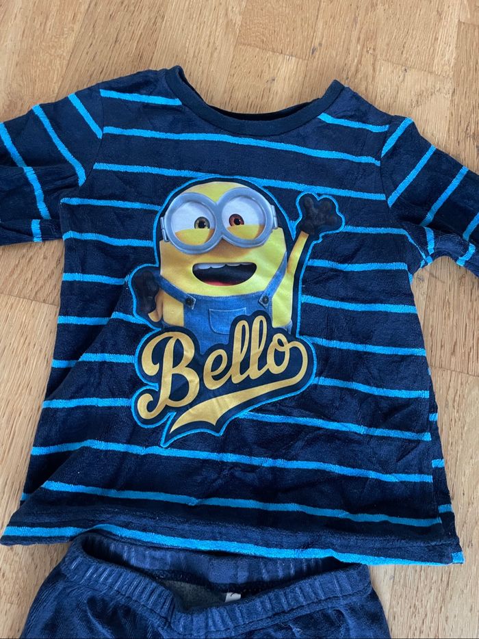 Pyjama 98cm c&a minions - photo numéro 2