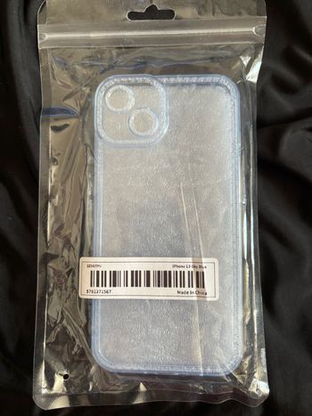 Coque iPhone 13 bleu clair neuve