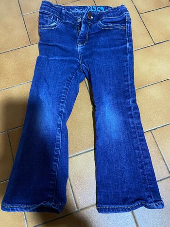 Beau jean evase couleur bleu marque gap taille 2 ans 