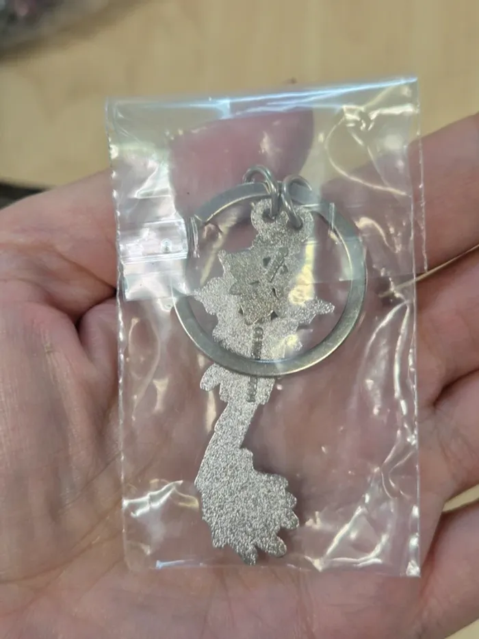 Porte-clés/ charm Kingdom Hearts Ichibankuji Keyblade - photo numéro 3