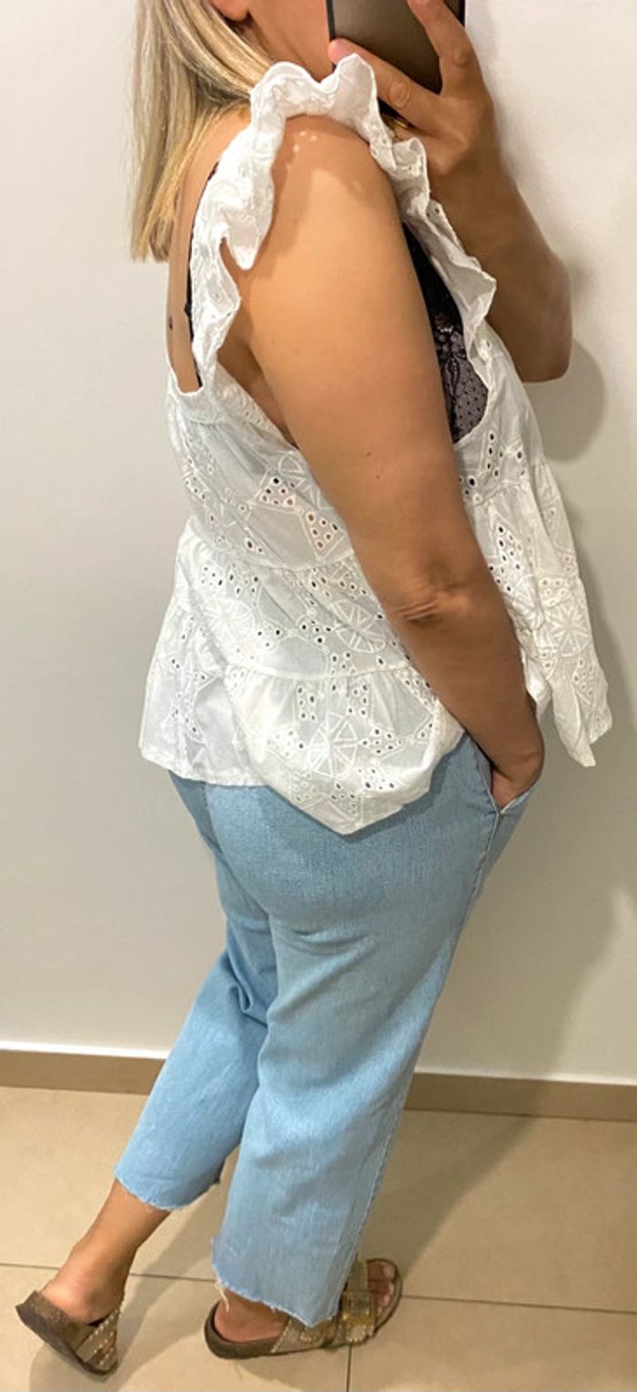 Blouse blanche brodée avec volant Taille M - photo numéro 5