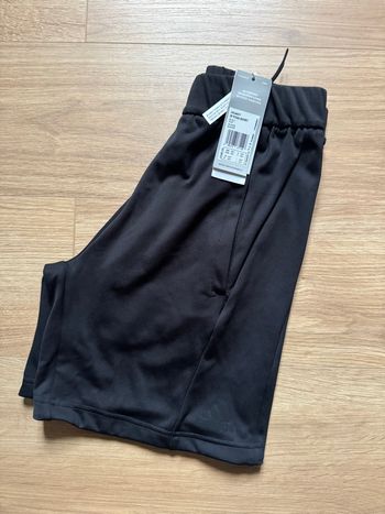 Short de sport Adidas noir