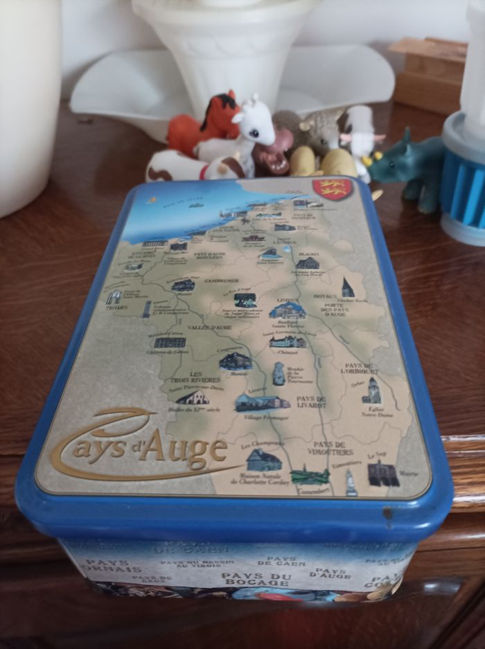 Boite en metal rectangulaire