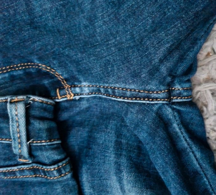 Jeans trouée avec broderie taille 38 - photo numéro 9