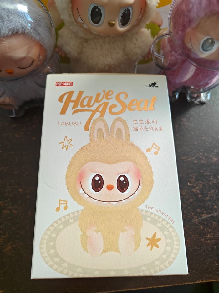 Labubu have a seat - photo numéro 3