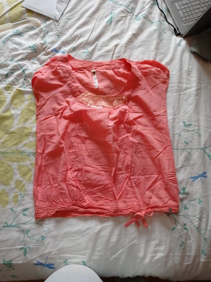 Tee shirt style chemise