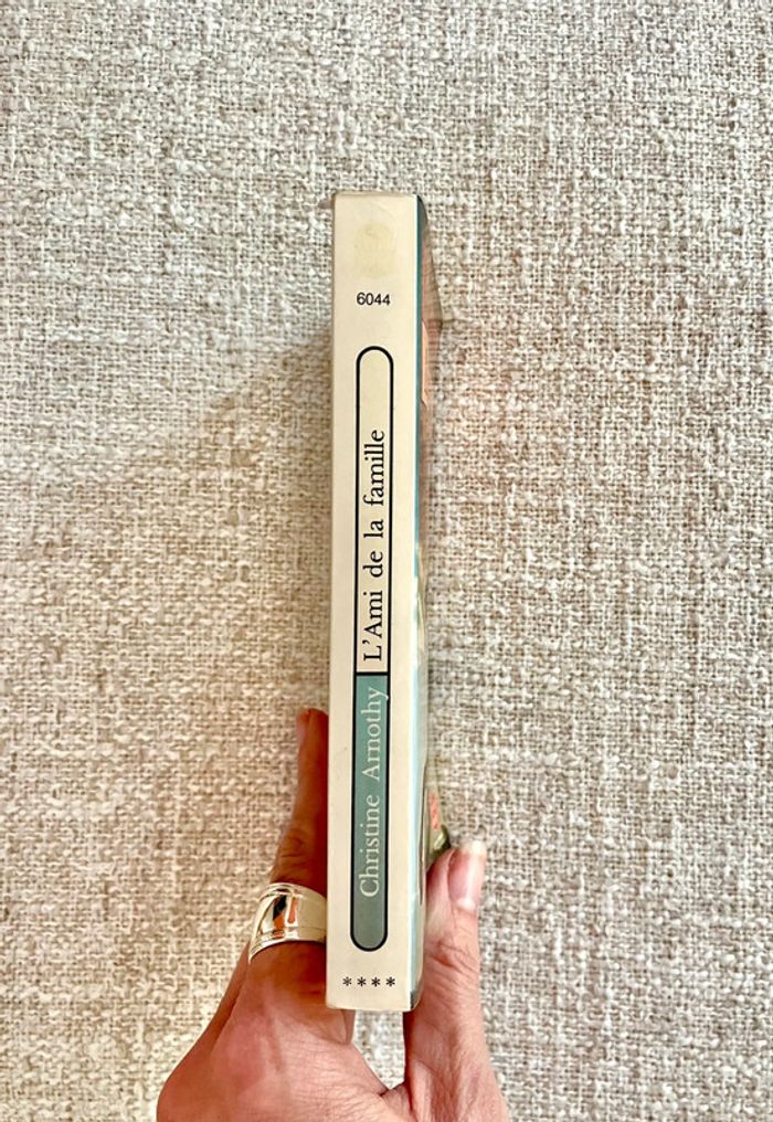 Christine Arnothy - L'ami de la famille - le Livre De Poche - photo numéro 3