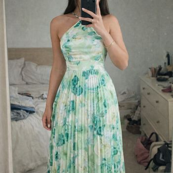 Robe guess dos nu  taille S neuve avec étiquette 