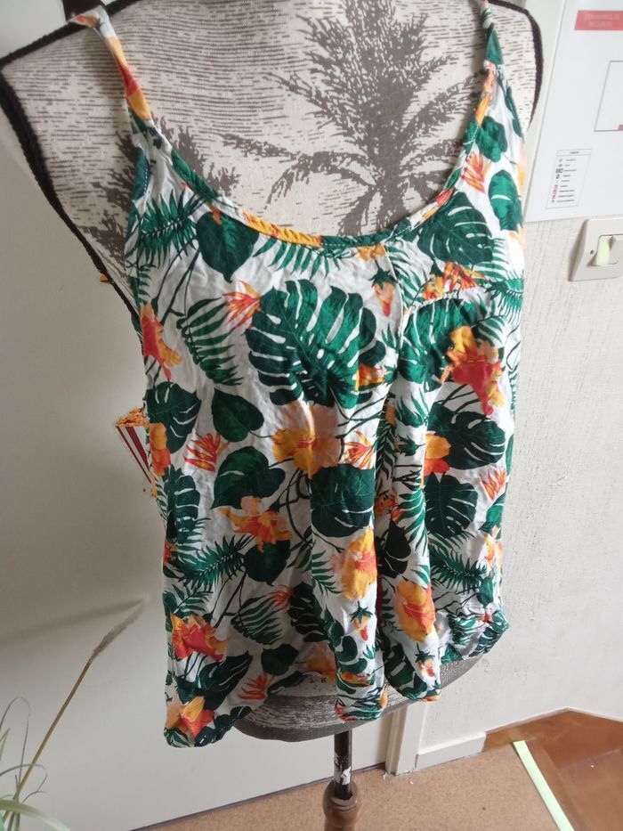 Tunique, blouse , Débardeur été femme motif femme, bretelles, Gémo taille 38 ou M - photo numéro 2