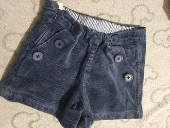 Short fille