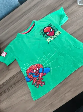 T-shirt Primark spiderman 5 ans