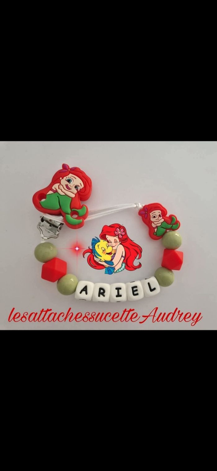 Attaches tetines