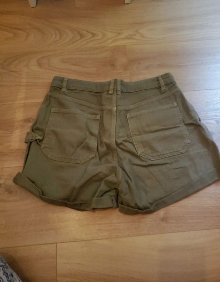 Short kaki taille 38 jennyfer - photo numéro 3