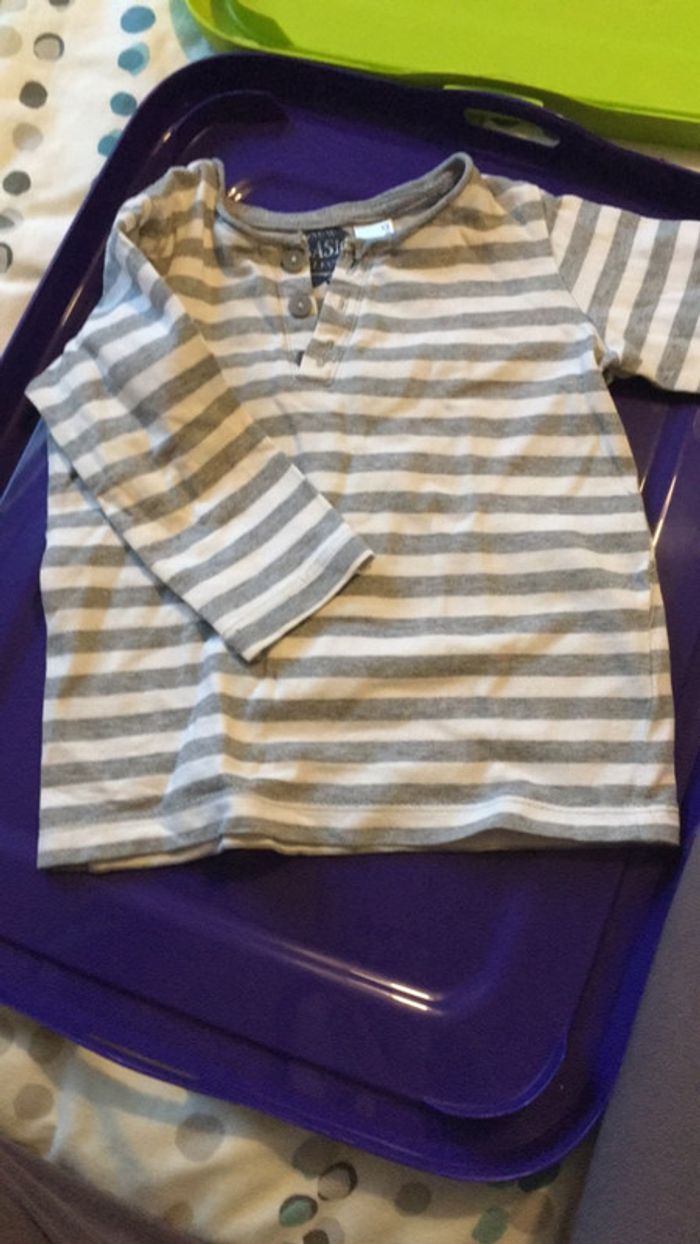 TEE shirt manches longues taille 12 mois