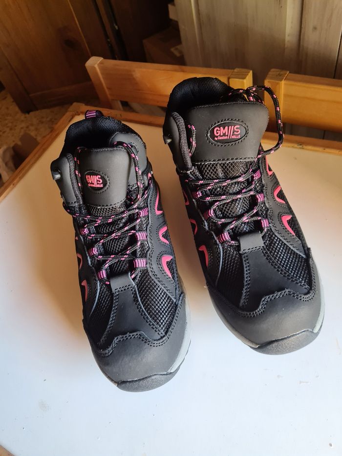 Chaussures de sécurité. Femme. Taille 40. Gaston mille. Neuve - photo numéro 4