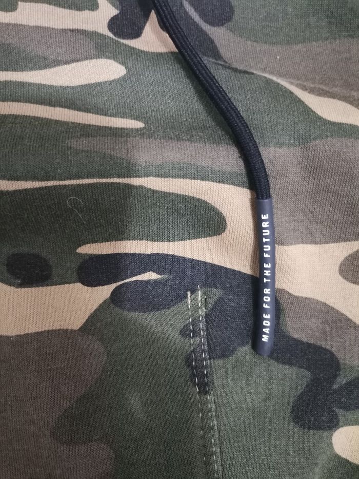 Pull crop top camouflage à capuche Jennyfer taille L - photo numéro 5