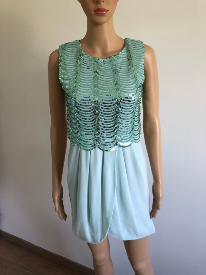 Robe verte neuve avec sequins TFNC London taille unique (taille petit)