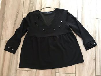 Haut perlés noir kiabi taille M