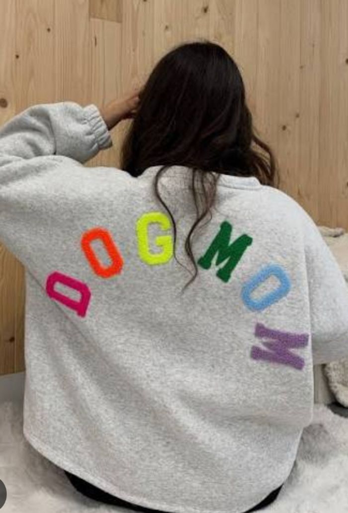 Sweat tendance femme inscription Dogmom - photo numéro 1