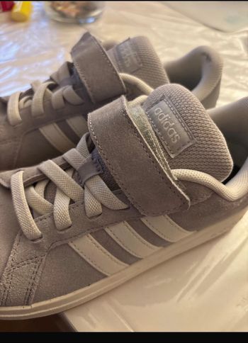 Basket adidas Grise