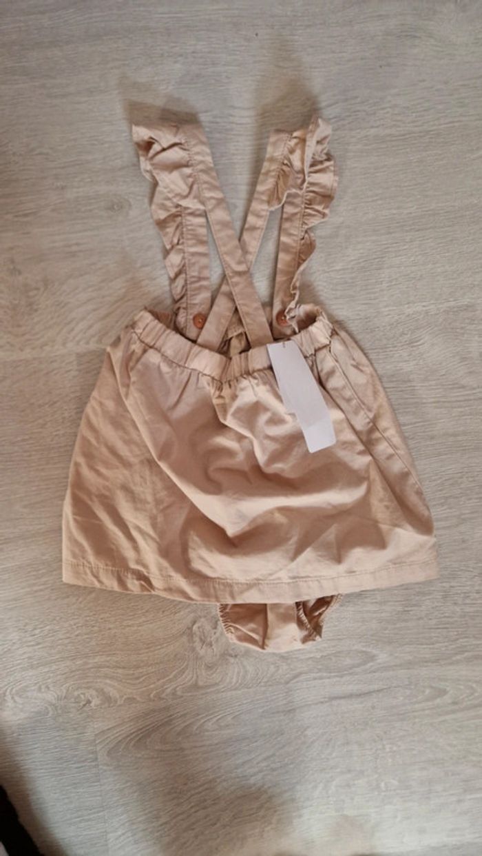 Robe à bretelles beige et culotte bloomer beige neuve avec 🏷 Kiabi 🐇36 mois🐇 - photo numéro 2