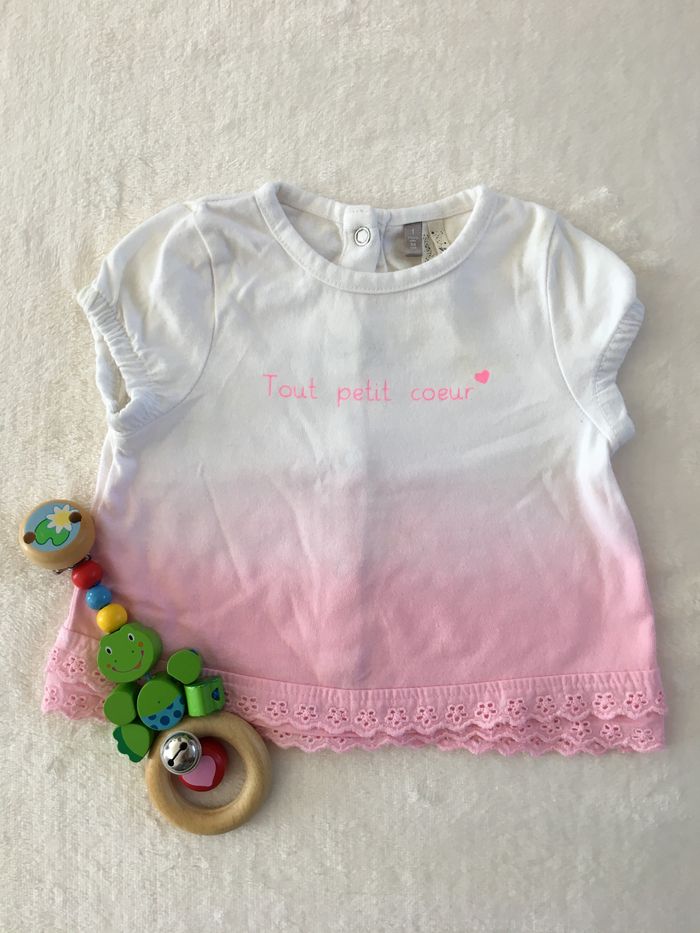 T-shirt blanc et rose