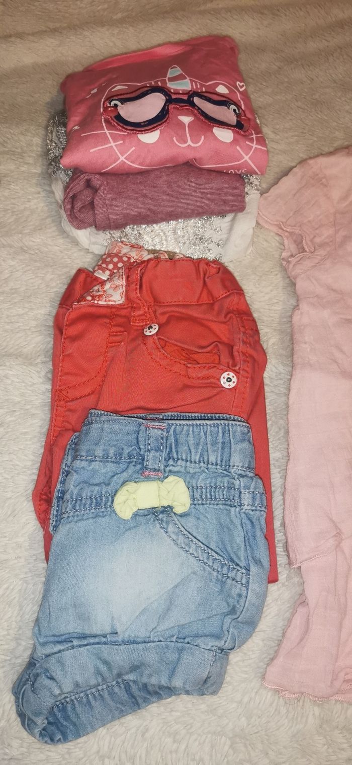 Vêtements en lots - photo numéro 2