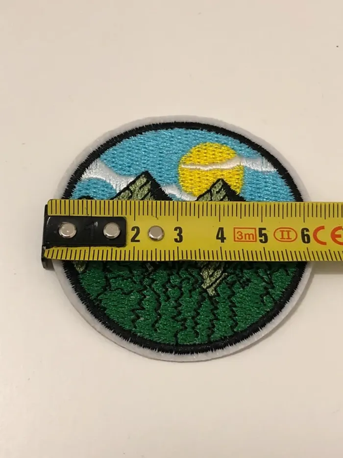 Écusson patch brodé montagne Neuf - photo numéro 2