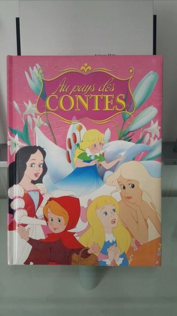 Livre de 5 contes.
