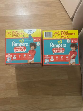 Lot de deux cartons de couches taille 6 - pant - baby dry 