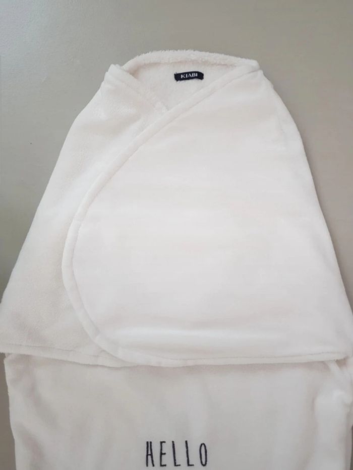 Nid d'ange bébé blanc brodé bleu marine - photo numéro 4