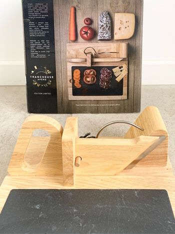 Trancheuse / guillotine apéro à saucisson avec plateau ardoise