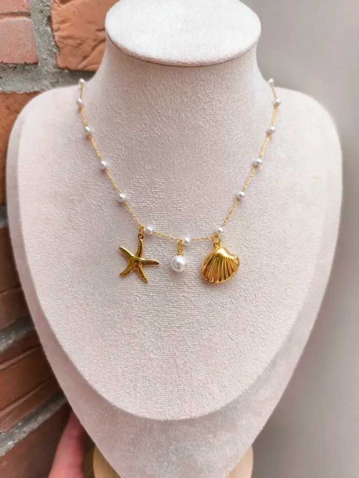 Collier doré et perles blanches avec coquillage et étoile de mer - photo numéro 7