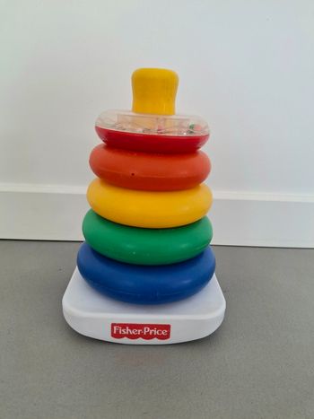 Pyramide arc-en-ciel Fisher Price